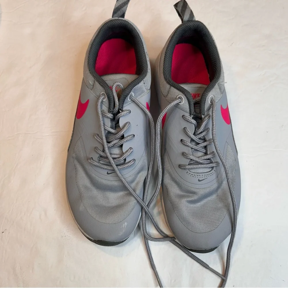 Nike Sneakers Air Max Thea Girls Youth Gray with Vibrant Pink Accents Size 5Y